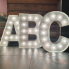 Location Grandes Lettres lumineuses de A à Z - hauteur 1 m - multicolore RGB