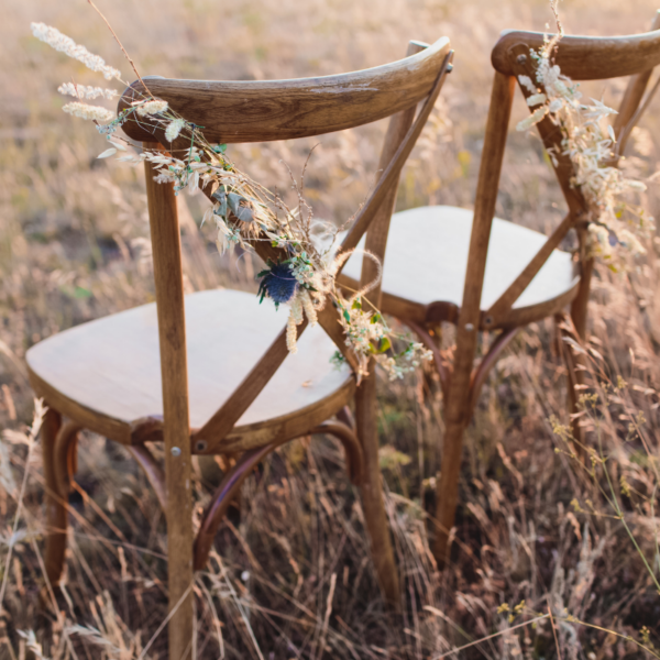 Location chaise bistrot champêtre (en bois vieillit )