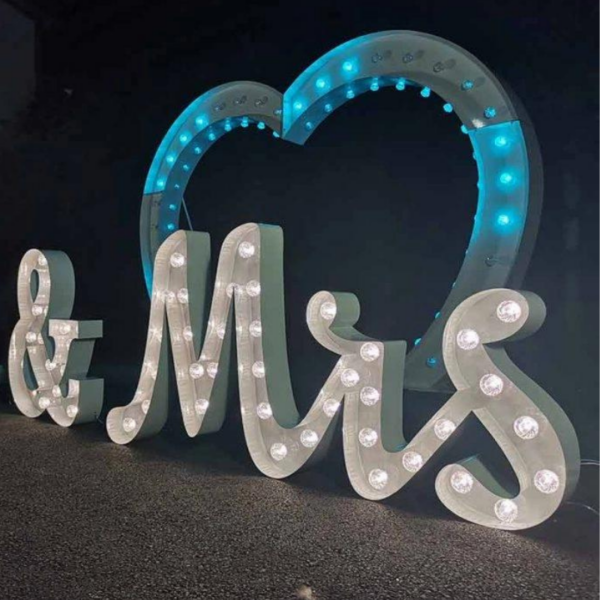 2-3 Location Grandes Lettres "Mr & Mrs" lumineuses H 1,20 m - nouvelle génération