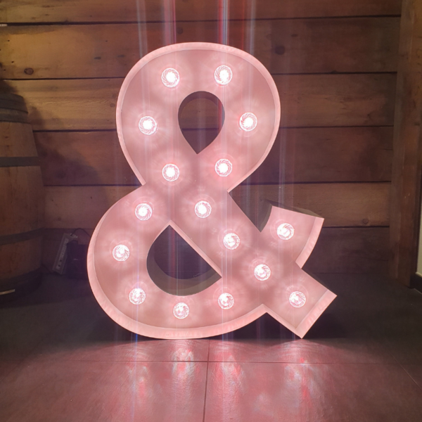 Location Grande lettre "&" lumineux - H 1 m - multicolore RGB