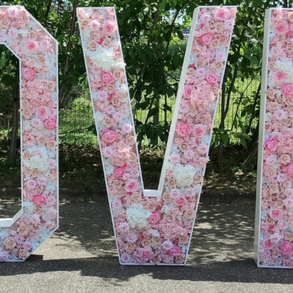 Location Grand Love FLEURI H150cm- Nuances de roses