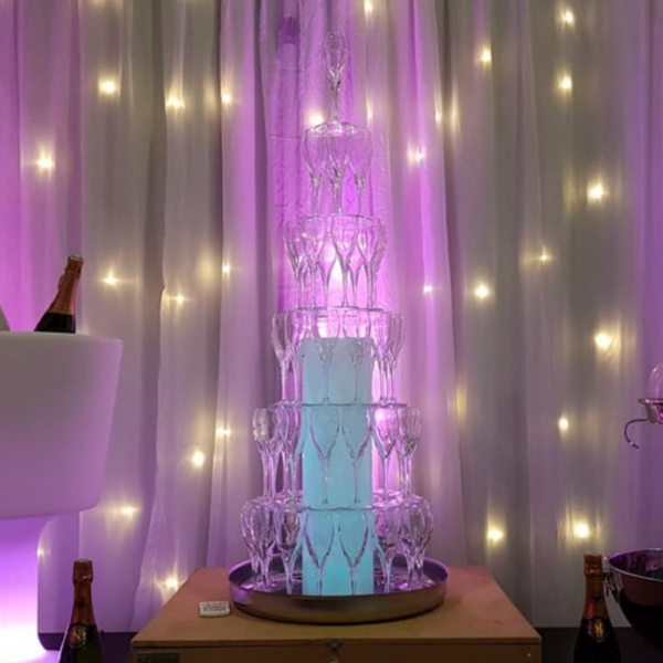 Location fontaine à champagne lumineuse