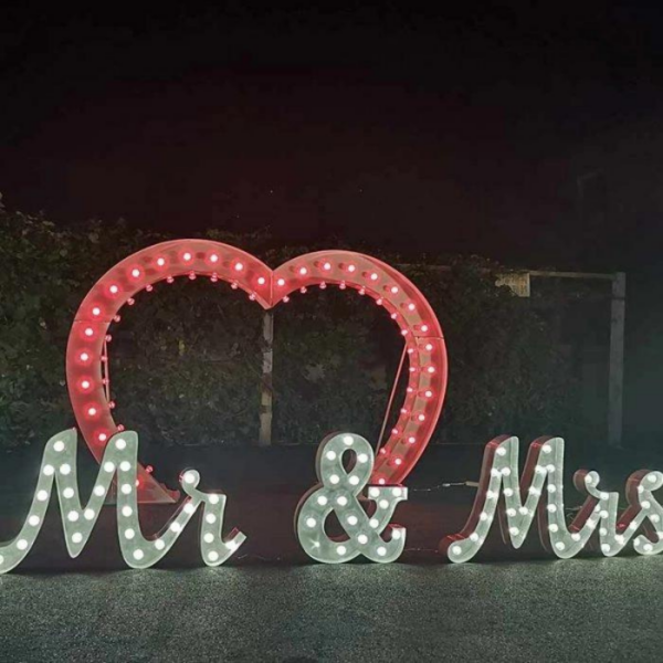 4-3 Location Grandes Lettres "Mr & Mrs" lumineuses H 1,20 m - nouvelle génération