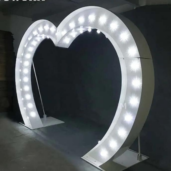 Arche en forme de coeur- lumineux -H2m40- Multicolore RGB