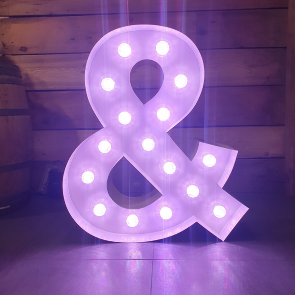Location Grande lettre "&" lumineux - H 1 m - multicolore RGB
