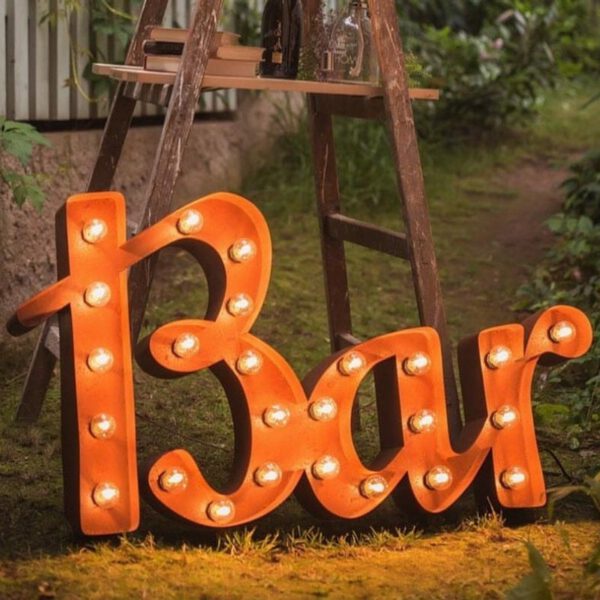 Location grandes lettres lumineuses "BAR"