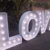 Location Grand Love blanc lumineux RGB - H 1,50 m - multicolore