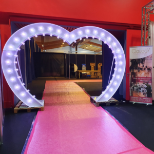 Arche en forme de coeur- lumineux -H2m40- Multicolore RGB