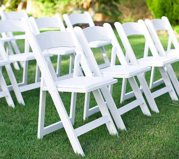 Location chaise wedding blanche