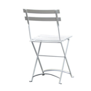 Location chaise square lattée blanche
