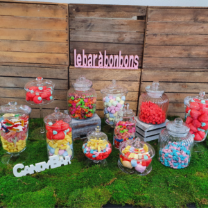 Lot de 11 bonbonnières