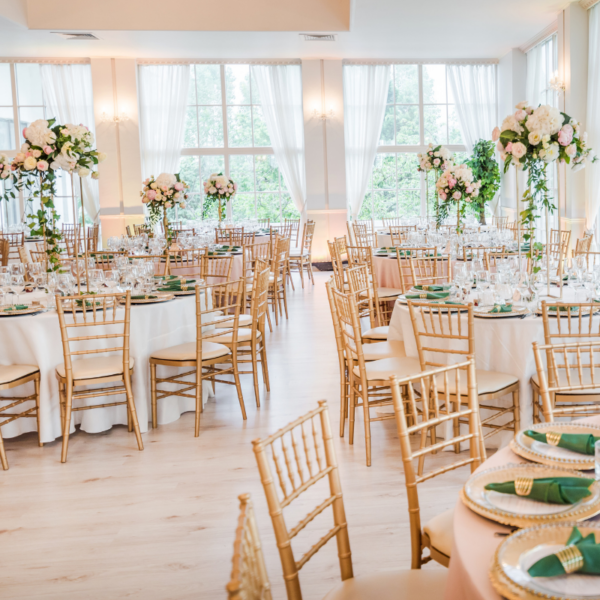 Location chaise Chivari dorée