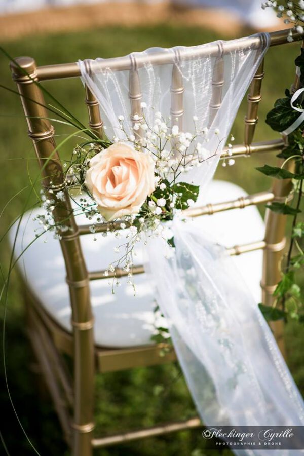 Location chaise Chivari dorée