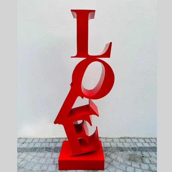 Grand LOVE ROUGE biscornu vertical H200cm